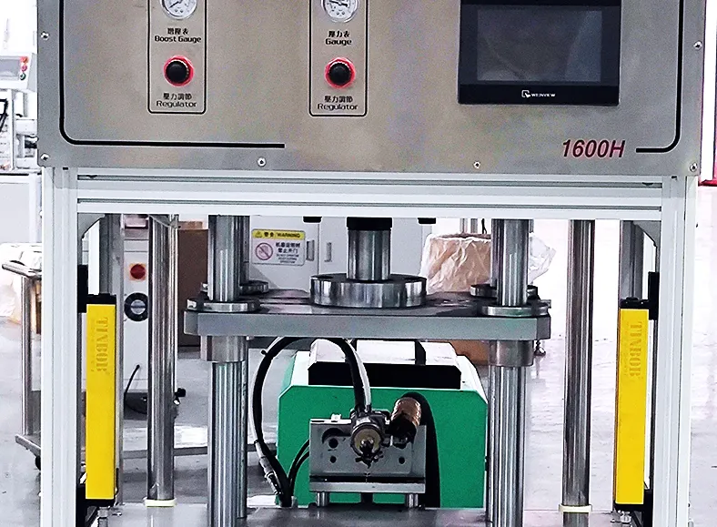 Considerations for Low-Pressure Injection Molding in Battery Housing The 1th one